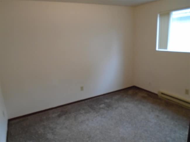 Building Photo - 975 N 4th St