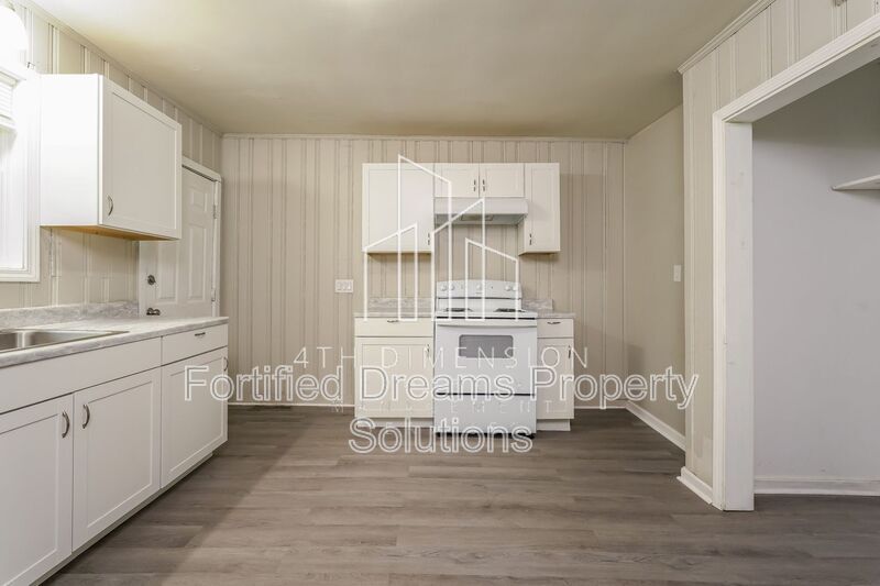 Building Photo - 519 W 20th St