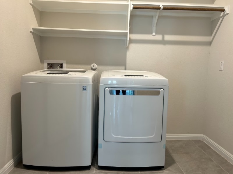 Building Photo - 109 Serpens St