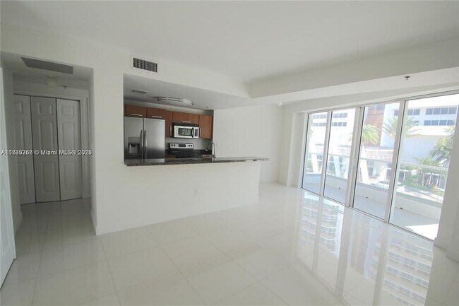 Building Photo - 6362 Collins Ave