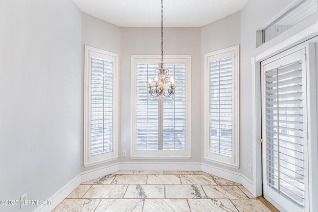 Building Photo - 12160 Basalt Dr S