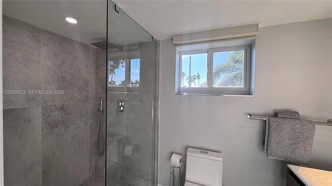 Building Photo - 903 NE 27th Ave