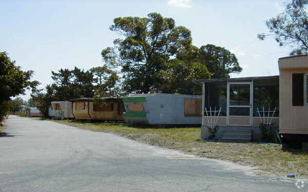 Building View - Imperial Mobile Village