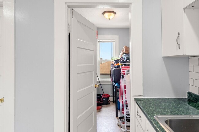 Building Photo - 20-22 Highview St