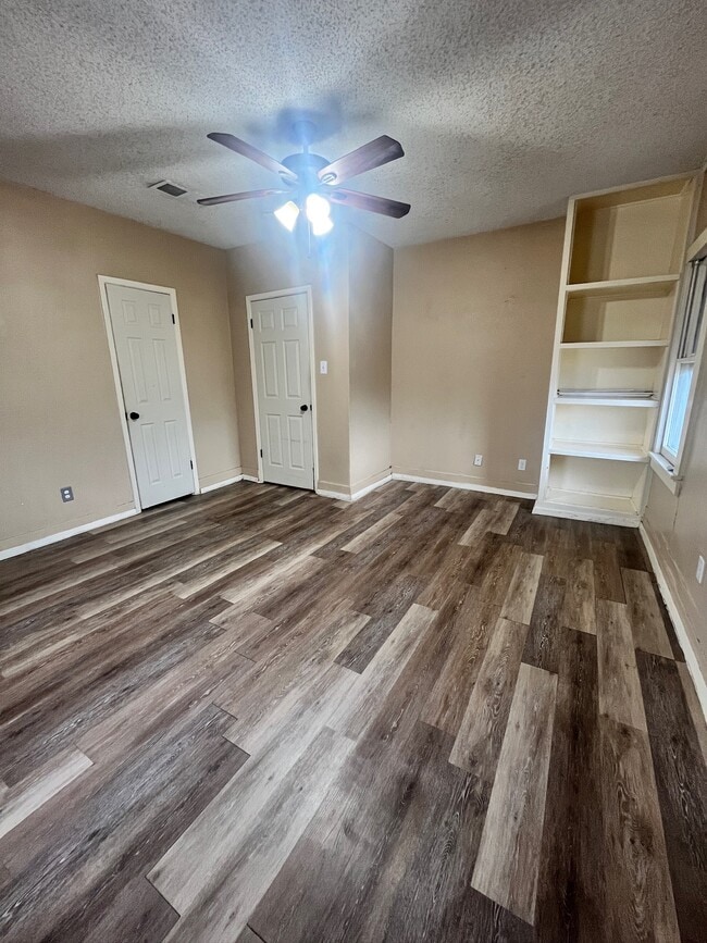 Building Photo - 119 S 5th St