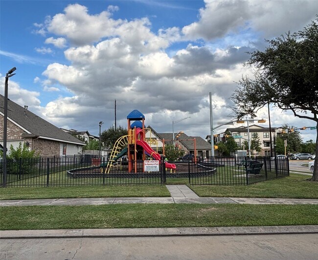 Building Photo - 17227 Lilac Vale Ct