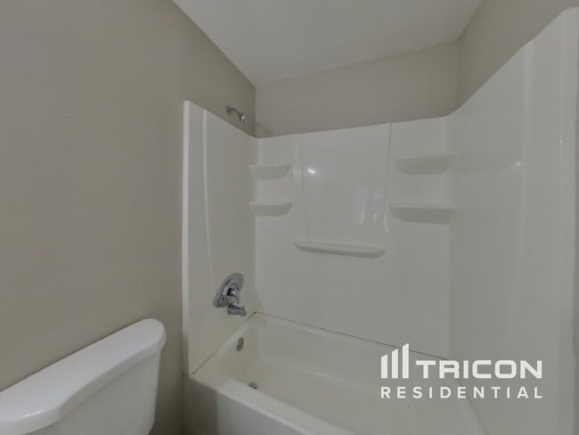 Building Photo - 13912 Henson Cir