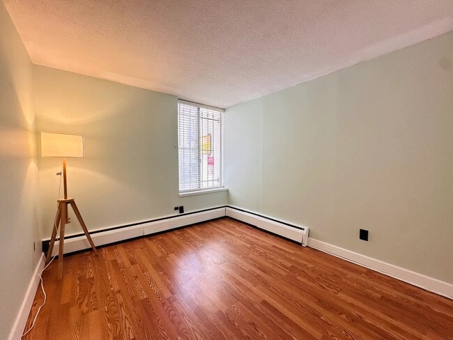 Building Photo - 1409 N Prospect Ave