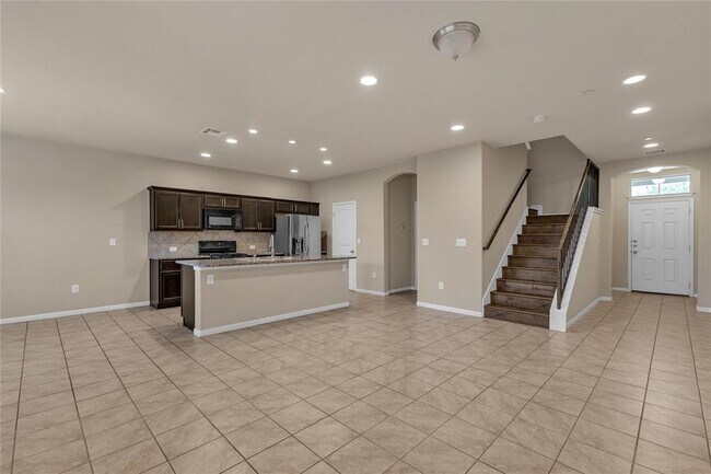 Building Photo - 2880 Donnell Dr