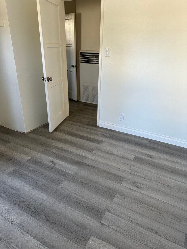 Building Photo - 1846 Scott Rd