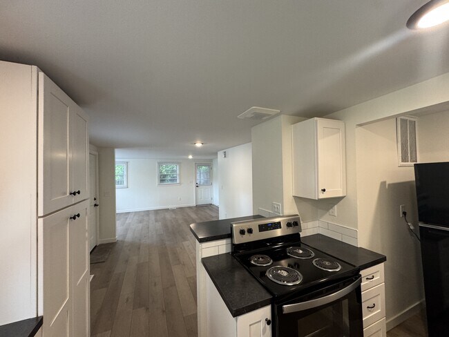 Building Photo - 8950 SW 69th Ave