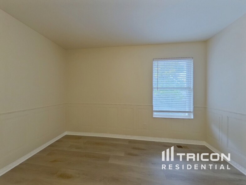 Building Photo - 5980 W 94th Pl