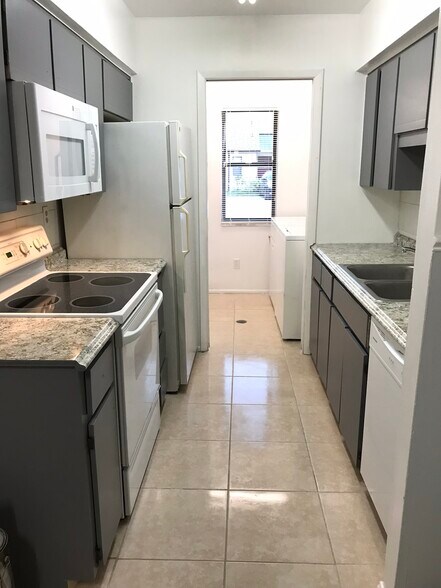 Building Photo - 12230 Fox Hound Ln
