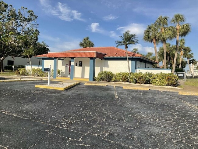 Building Photo - 10351 Regal Dr