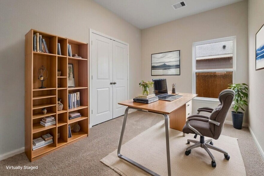 Building Photo - 15651 Plum Brk Dr