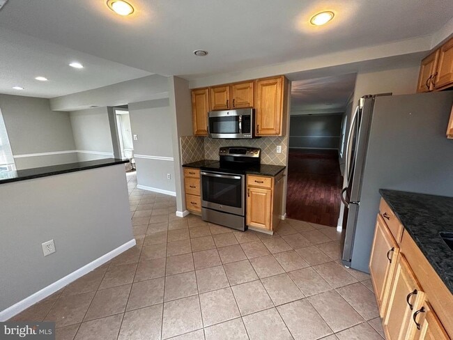 Building Photo - 1700 Sadlers Wells Dr
