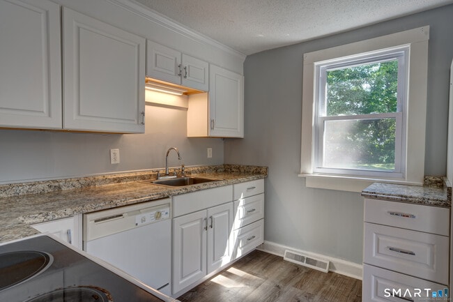 Building Photo - 12 Addison Rd