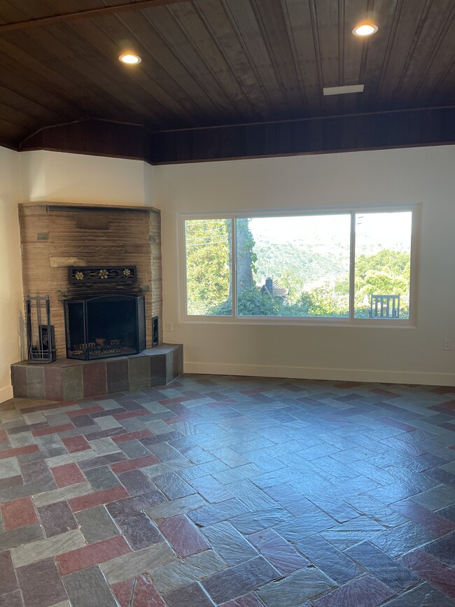 Primary Photo - 20964 Colina Dr