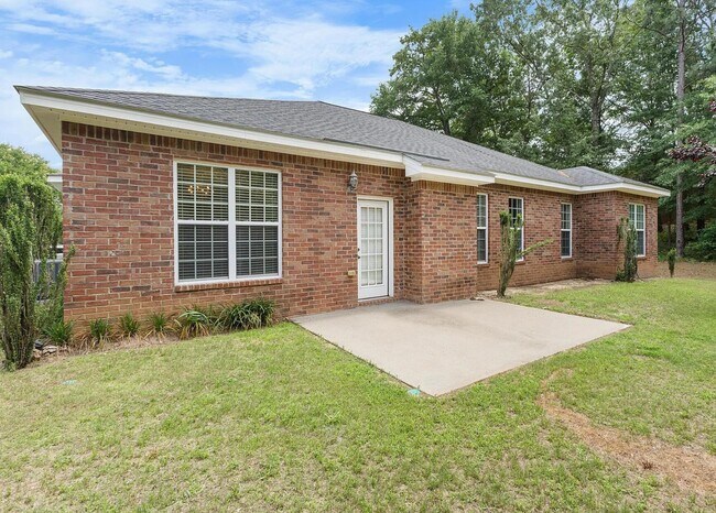 Building Photo - 3513 Seneca Ave