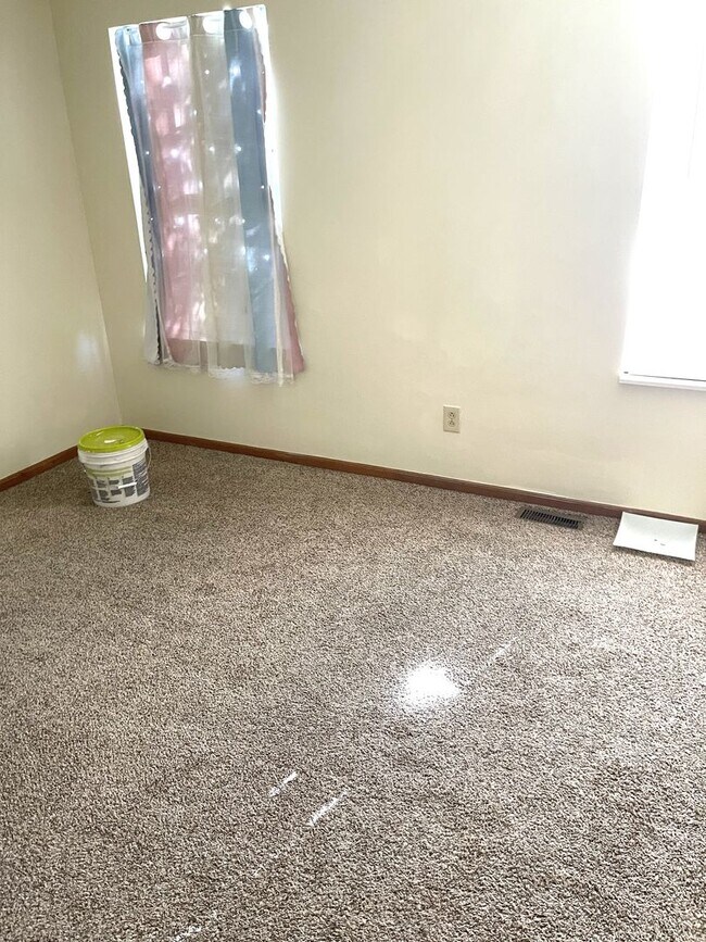 Building Photo - 248 Gordon