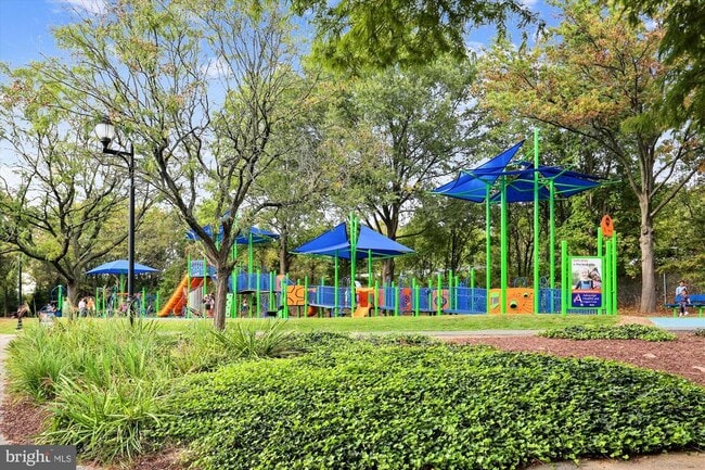 Building Photo - 21 Sterling Ct