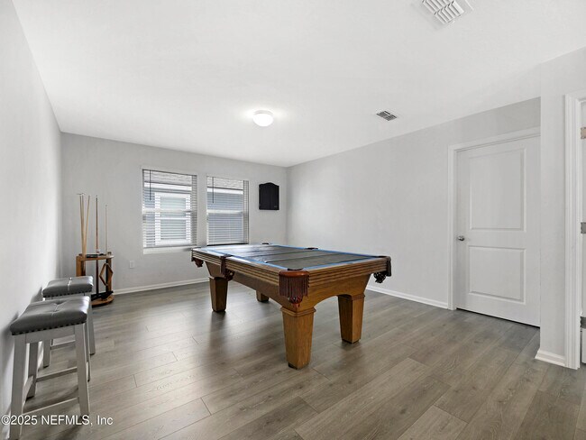 Building Photo - 597 Meadow Ridge Dr