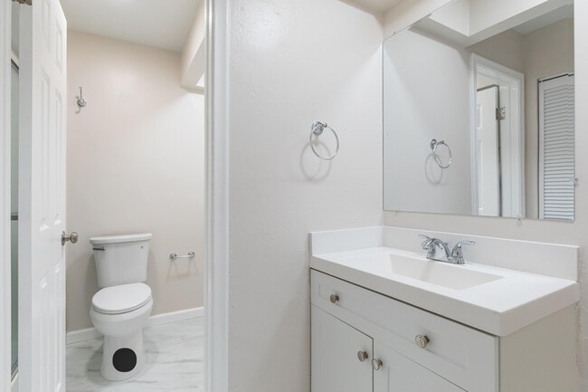 Building Photo - 7750 SW 10th Ct