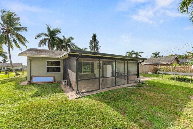 Building Photo - 110 W Rubber Tree Dr