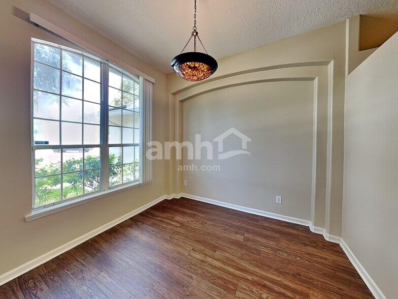 Building Photo - 8745 Edgebrook Ct