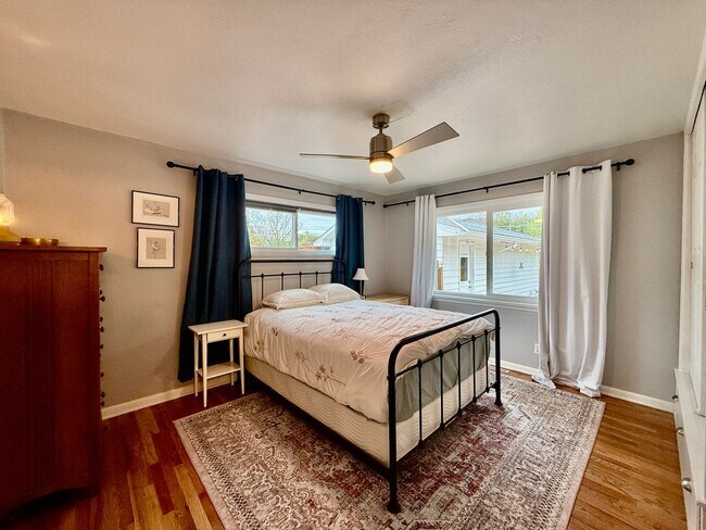 Building Photo - Charming Updated 3-Bedroom Home in Pleasant Valley