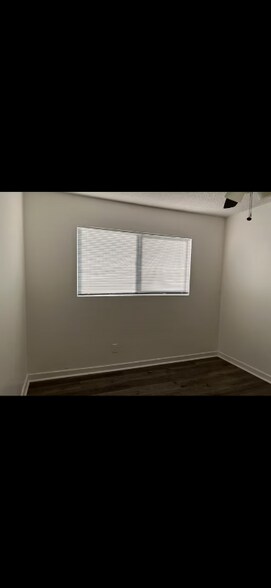 Building Photo - 1348 W 92nd St