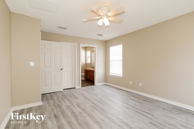 Building Photo - 2632 Creekfront Dr