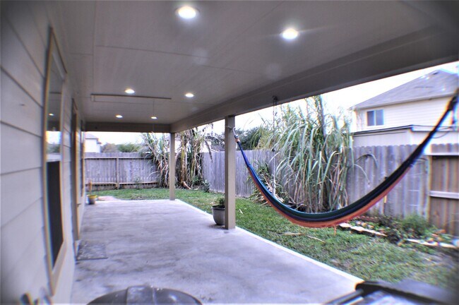 Building Photo - 9503 Deep Valley Dr