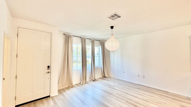 Building Photo - 320 Citrine Trl