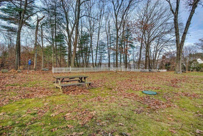 Building Photo - 26 SW Cutoff