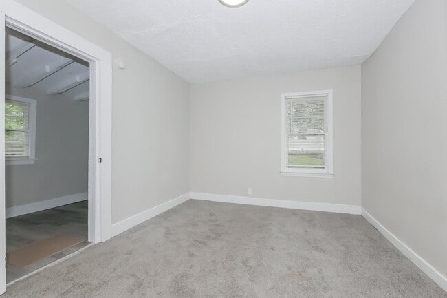 Building Photo - 5223 Thomason Ave