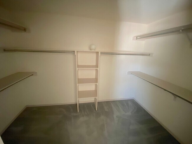 Building Photo - West El Paso 5bed Refrig A/C Home