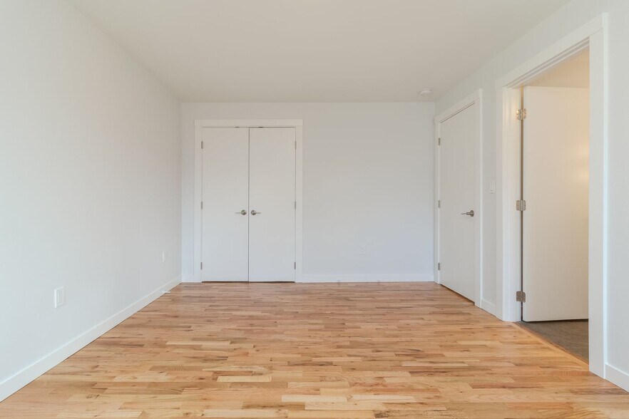 Building Photo - Beautifully Redesigned Home in Quiet Neighborhood