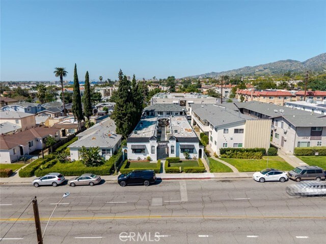 Building Photo - 1051 Western Ave