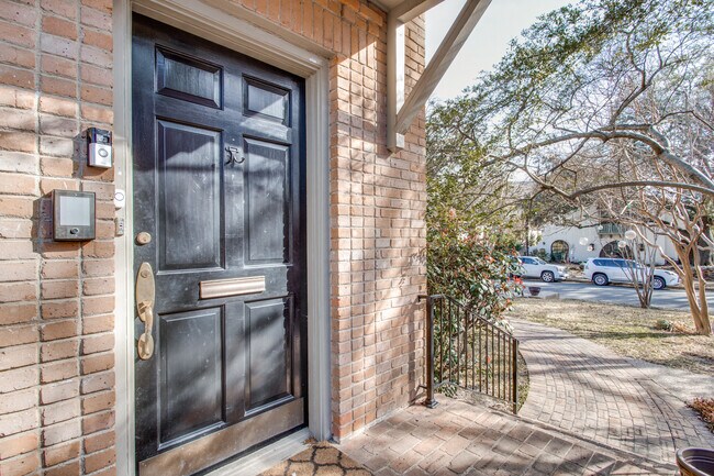 Building Photo - 4510 Westway Ave
