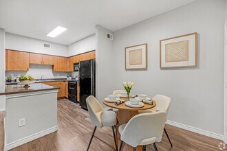 Building Photo - Stylish 2-Bed Home | Prime Location!