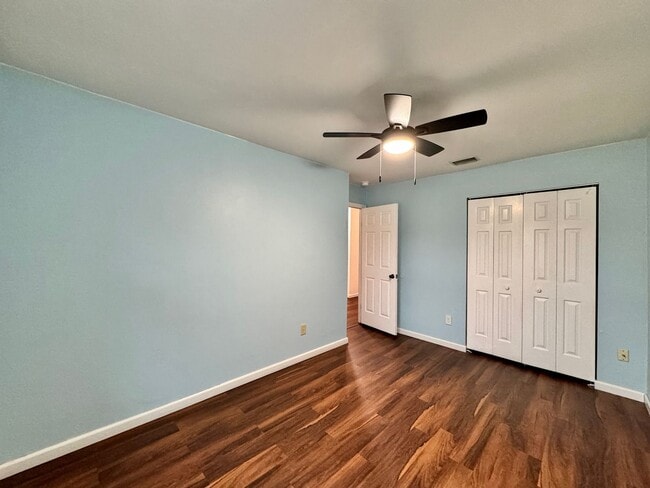 Building Photo - Glenleigh 1st-time Rental! Pet-Friendly, End-Unit Townhome, Cul-De-Sac with HUGE fenced backyard!