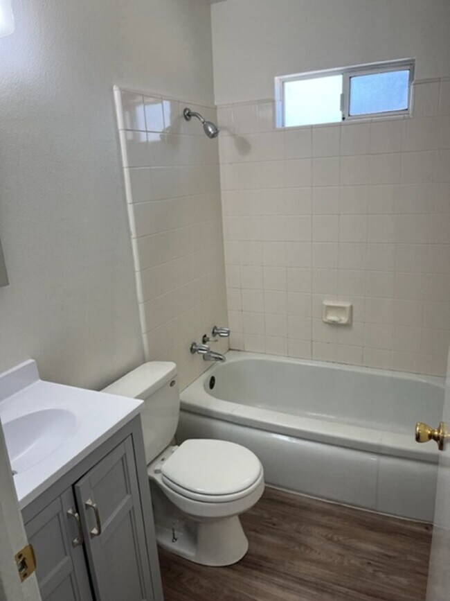 Building Photo - ADORABLE 2 BED 1 BATH HOME FOR RENT!