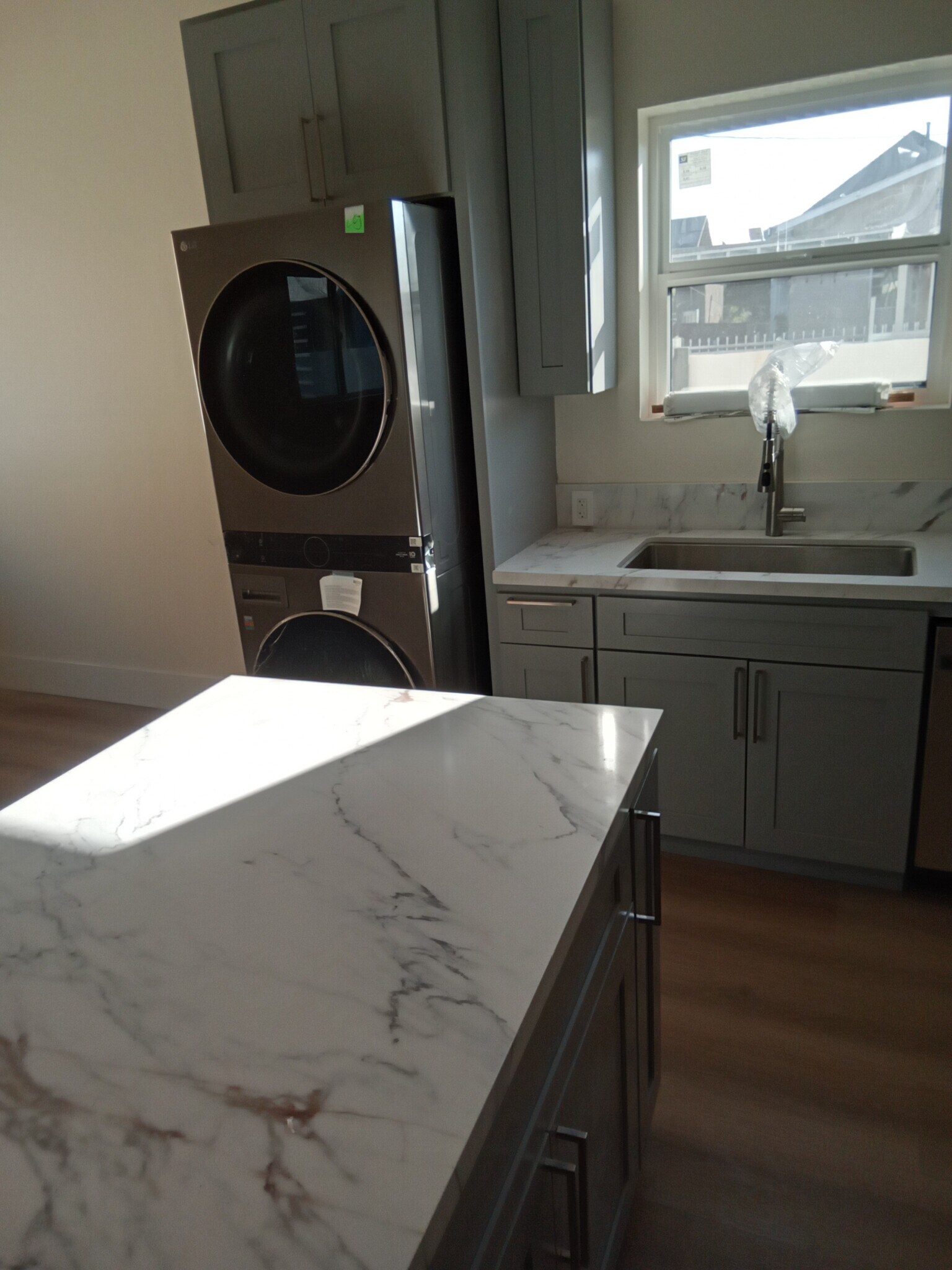 Building Photo - 1164 E Adams Blvd