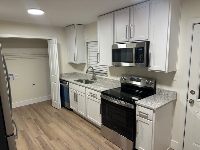 Building Photo - 3111 W Spruce St