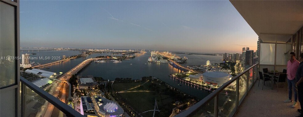 Building Photo - 1100 Biscayne Blvd