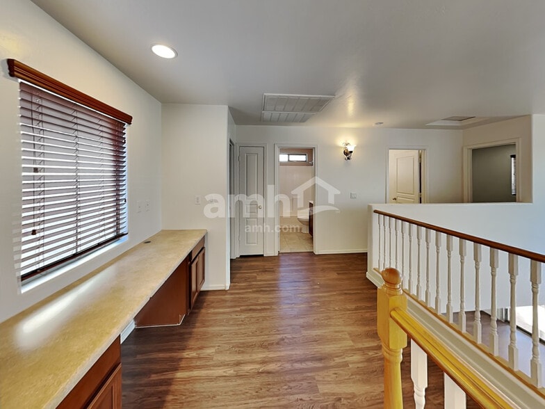Building Photo - 1497 E Magnum Rd
