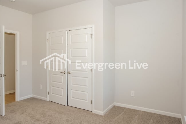 Building Photo - 158 Fenwick Pl