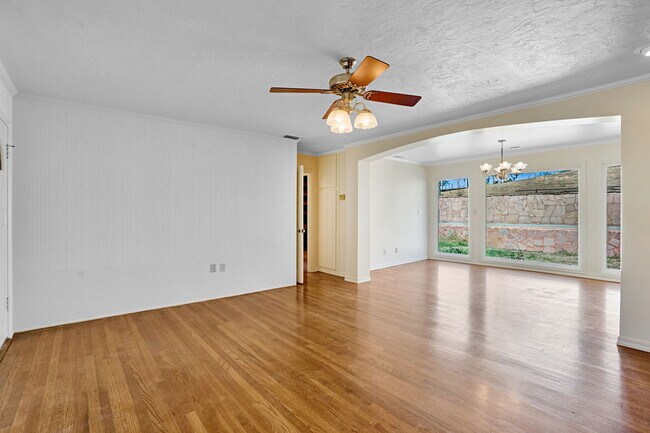 Building Photo - 31638 Lodge Rd