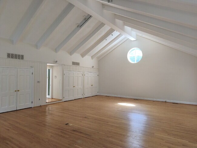 Building Photo - Secluded Country Retreat with Picturesque ...